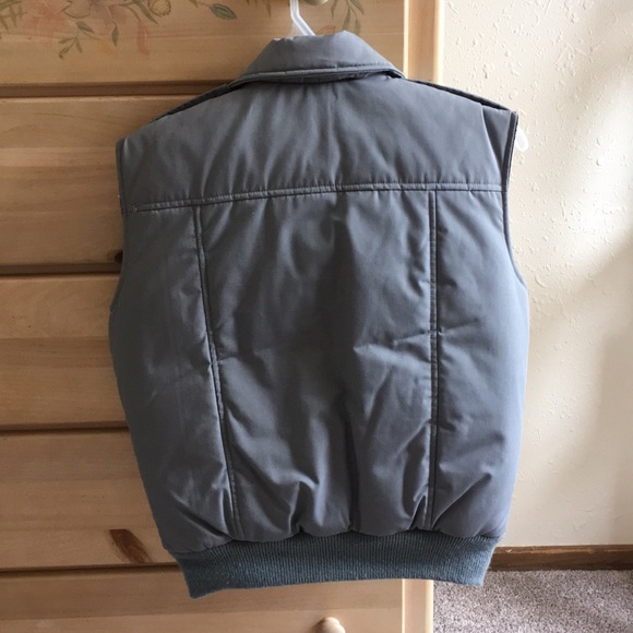 Men’s puffer vest size small - Picture 2 of 9